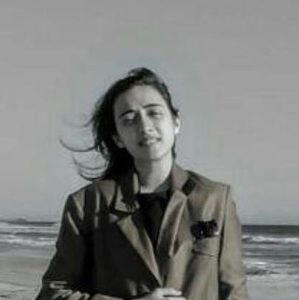 Meet your Posher, Hafsa